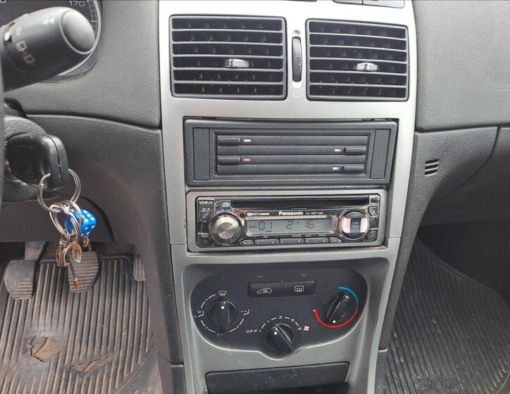 Peugeot 307 Hatchback 1,4 l 65 kw