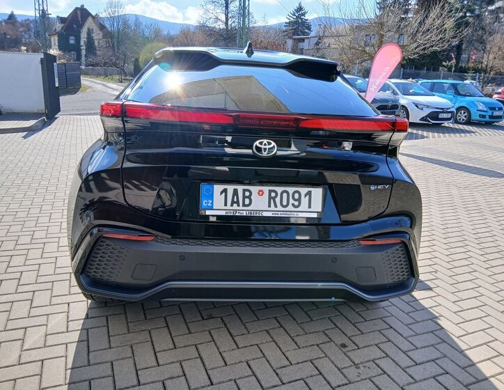 Toyota C-HR SUV / Terénní 2,0 l 112 kw