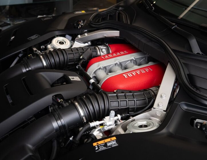 Ferrari Ostatní SUV / Terénní 6,5 l 529 kw