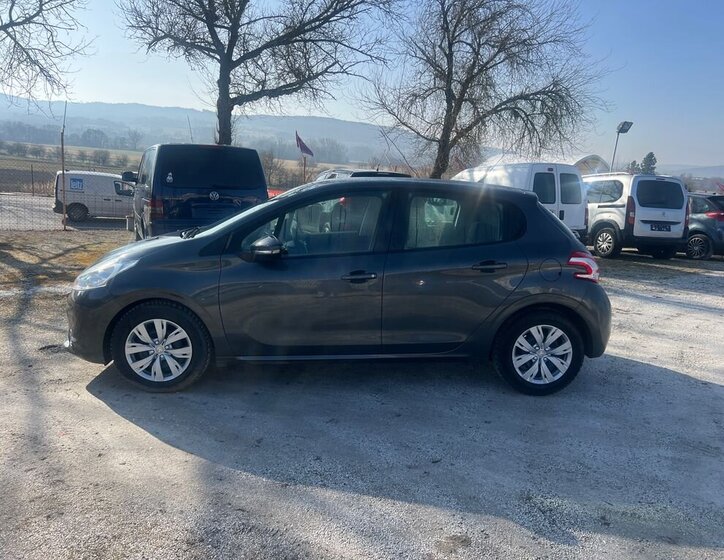 Peugeot 208 Hatchback 1,2 l 60 kw