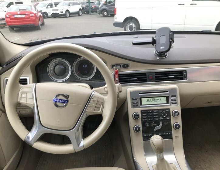 Volvo XC70 Kombi 2,4 l 151 kw