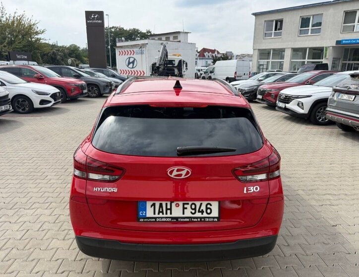 Hyundai i30 4