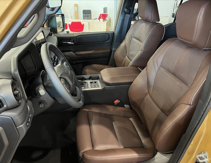 Toyota Land Cruiser 13