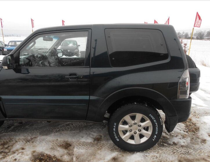 Mitsubishi Pajero SUV 3,2 l 147 kw