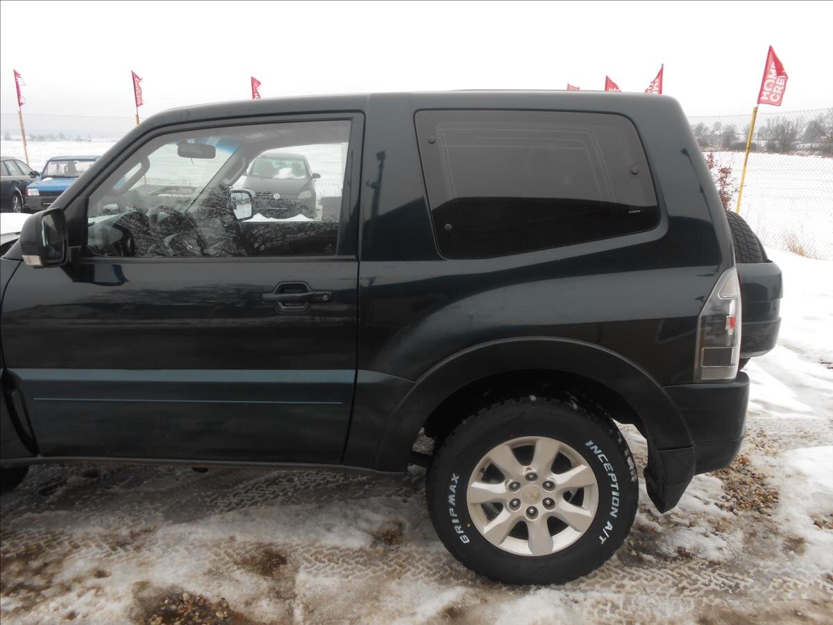 Mitsubishi Pajero SUV 3,2 l 147 kw