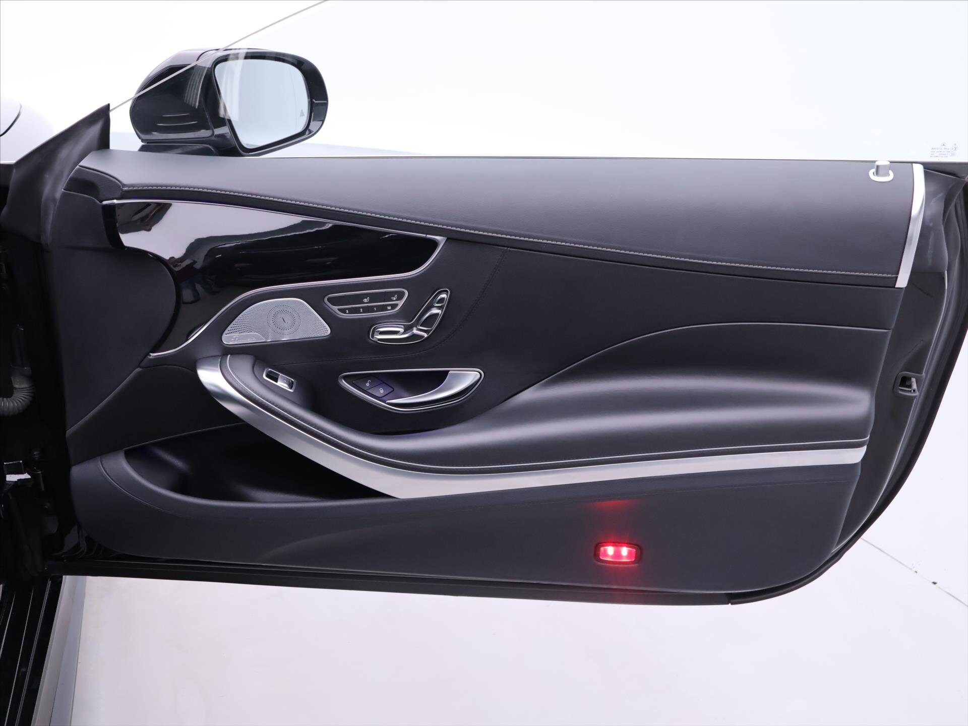 Mercedes-Benz Třídy S Kupé 5,5 l 430 kw