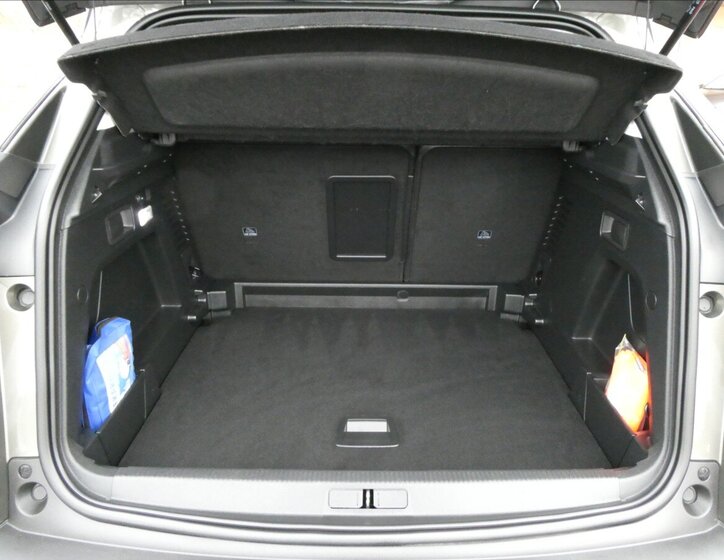 Peugeot 3008 SUV 1,6 l 121 kw