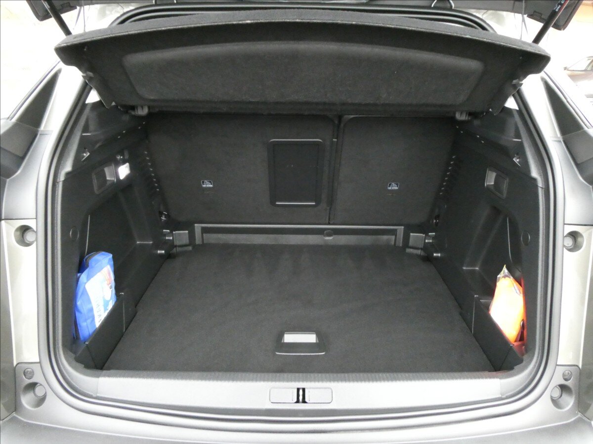 Peugeot 3008 SUV 1,6 l 121 kw