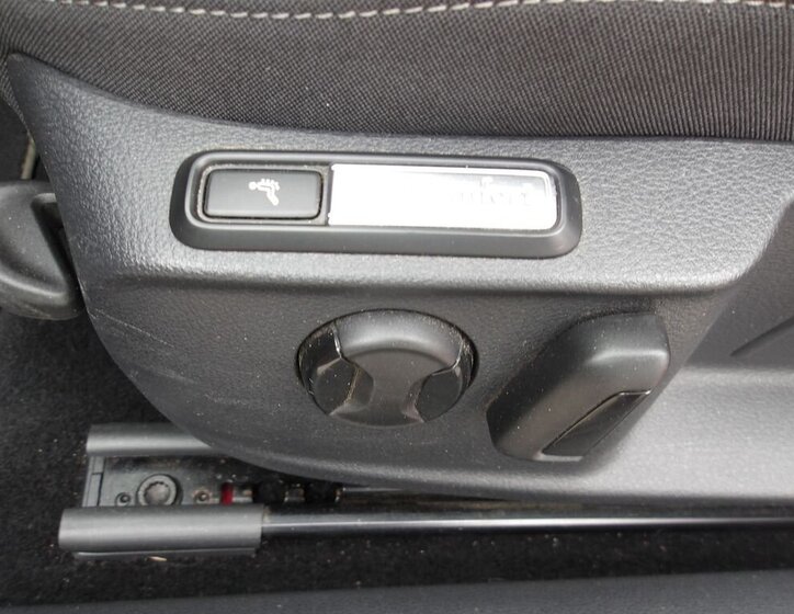 Volkswagen Passat Kombi 1,6 l 88 kw