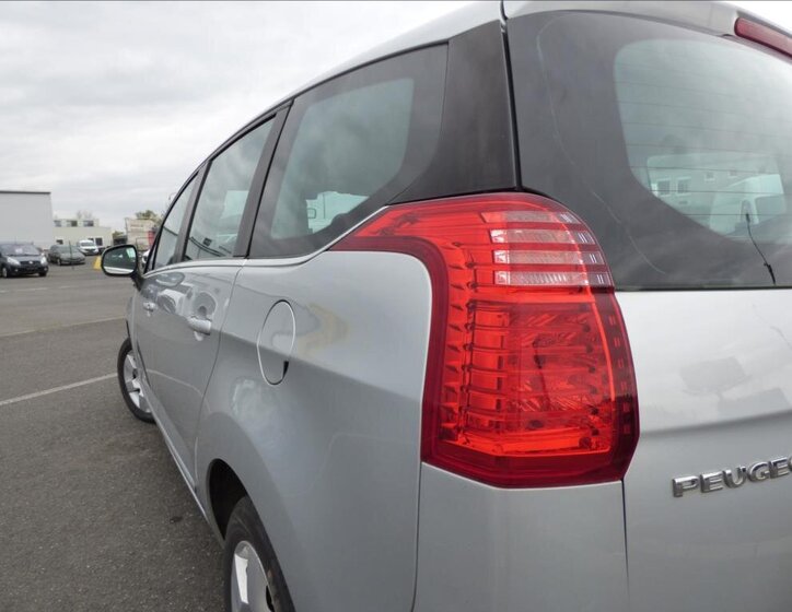 Peugeot 5008 MPV 1,6 l 88 kw