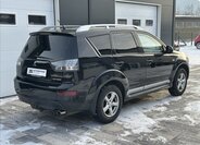 Mitsubishi Outlander 4