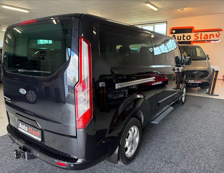 Ford Tourneo Custom 6
