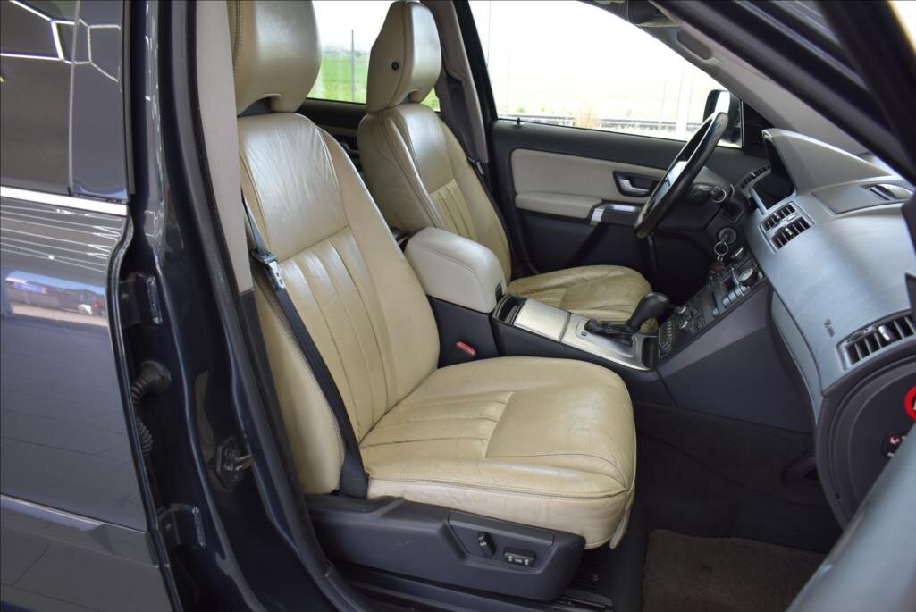 Volvo XC90 SUV / Terénní 2,4 l 136 kw