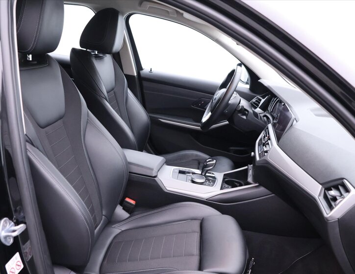 BMW Řada 3 Sedan / Limuzína 2,0 l 140 kw