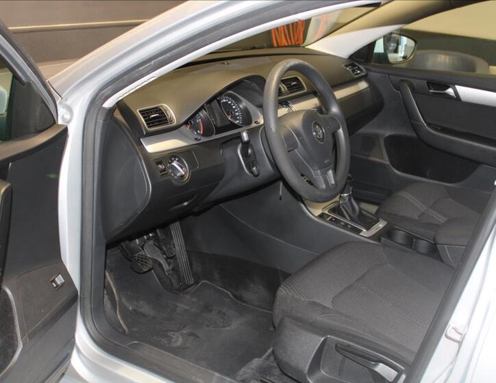 Volkswagen Passat 10