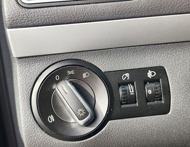 Volkswagen Touran MPV 1,2 l 77 kw