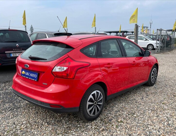 Ford Focus Hatchback 998,0 74 kw