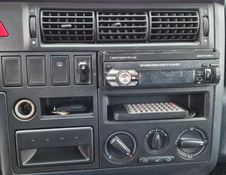 Volkswagen Caravelle Kombi 2,5 l 75 kw