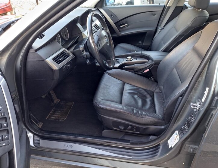 BMW Řada 5 Kombi 2,5 l 130 kw