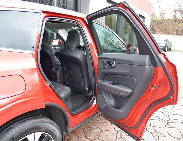 Volvo XC60 SUV / Terénní 2,0 l 186 kw