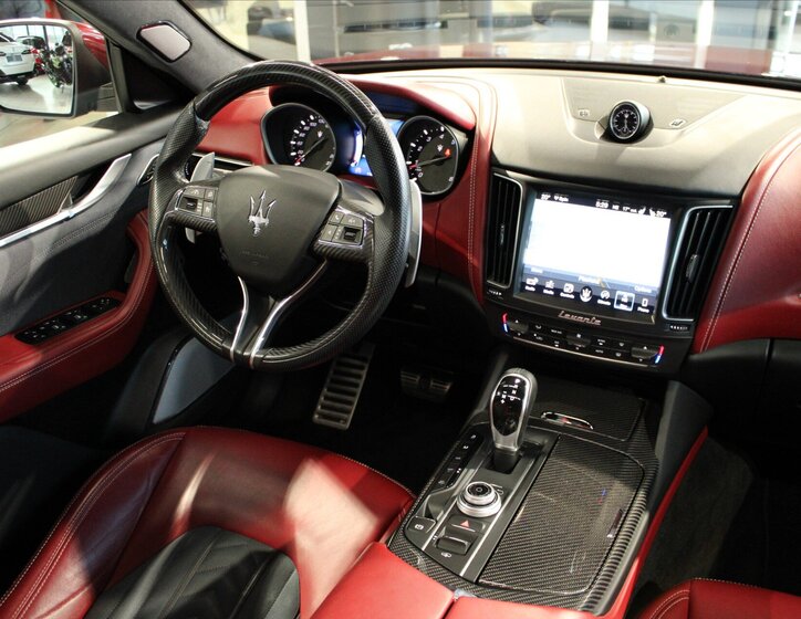 Maserati Levante SUV / Terénní 3,0 l 316 kw