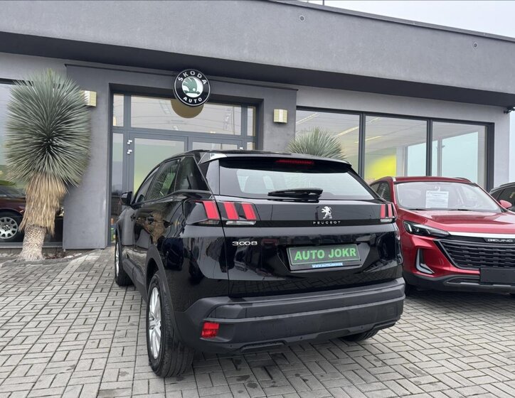 Peugeot 3008 SUV 1,2 l 96 kw