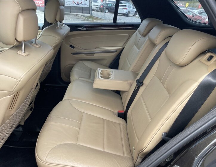 Mercedes-Benz Třídy M SUV / Terénní 3,0 l 165 kw