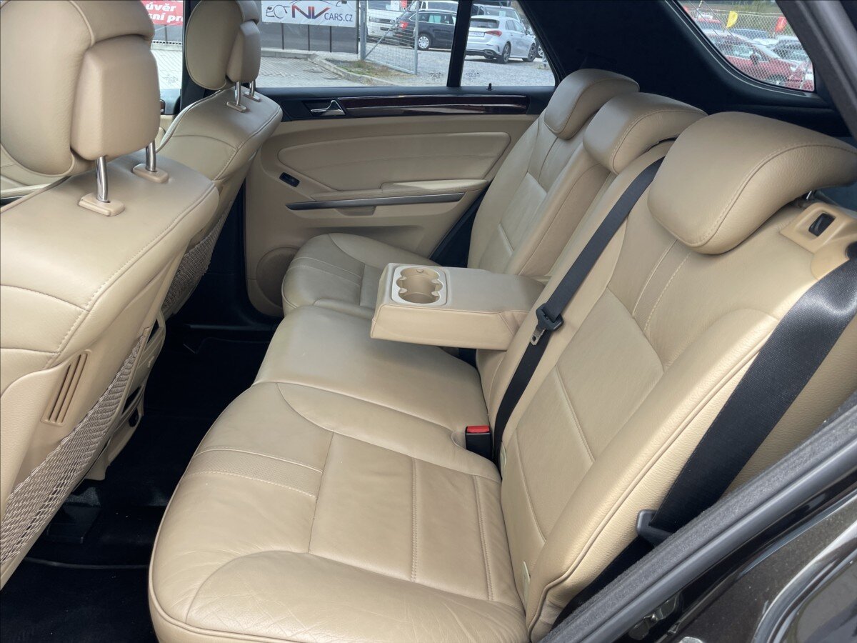 Mercedes-Benz Třídy M SUV / Terénní 3,0 l 165 kw