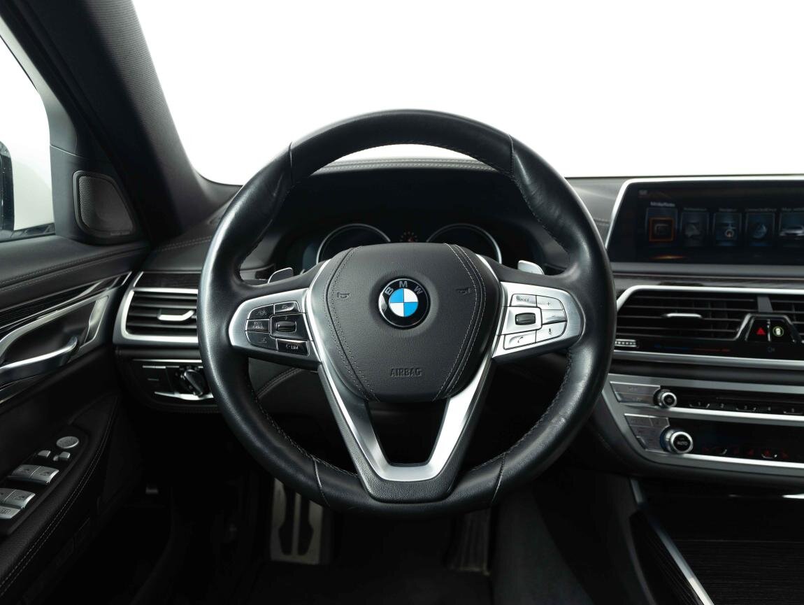 BMW Řada 7 Sedan 4,4 l 330 kw