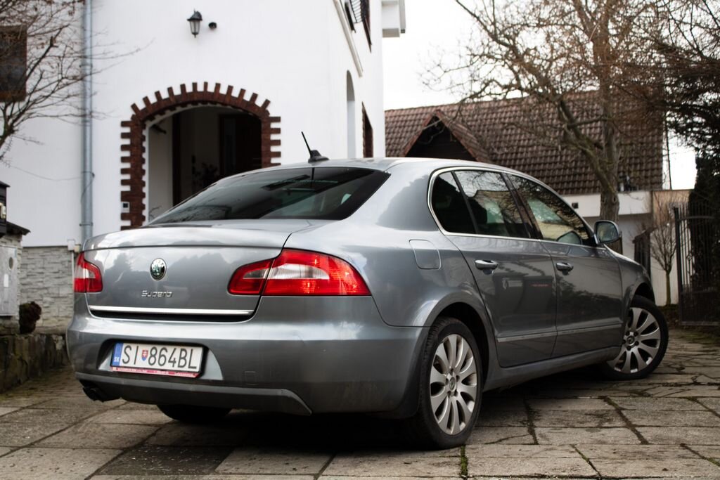 Škoda Superb Sedan 1,8 l 118 kw