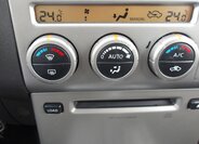 Nissan Navara Pick-up 2,5 l 126 kw