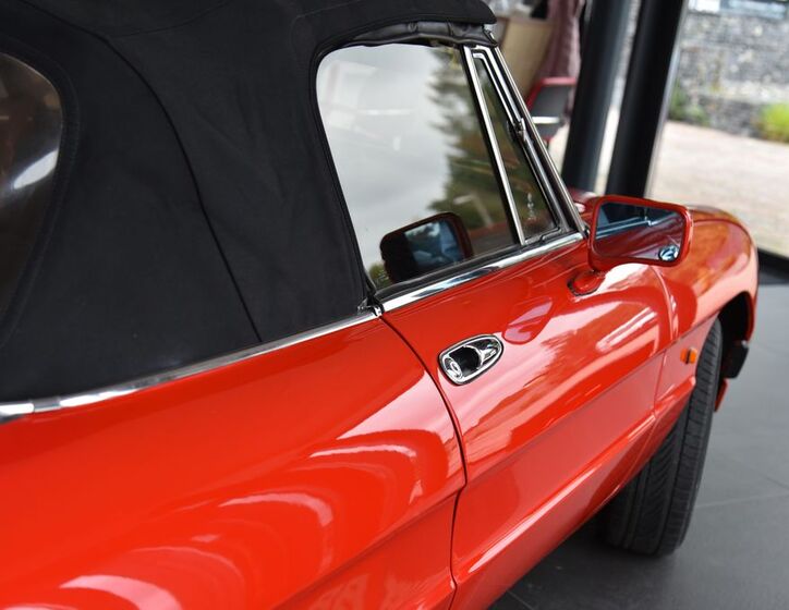 Alfa Romeo Spider 14