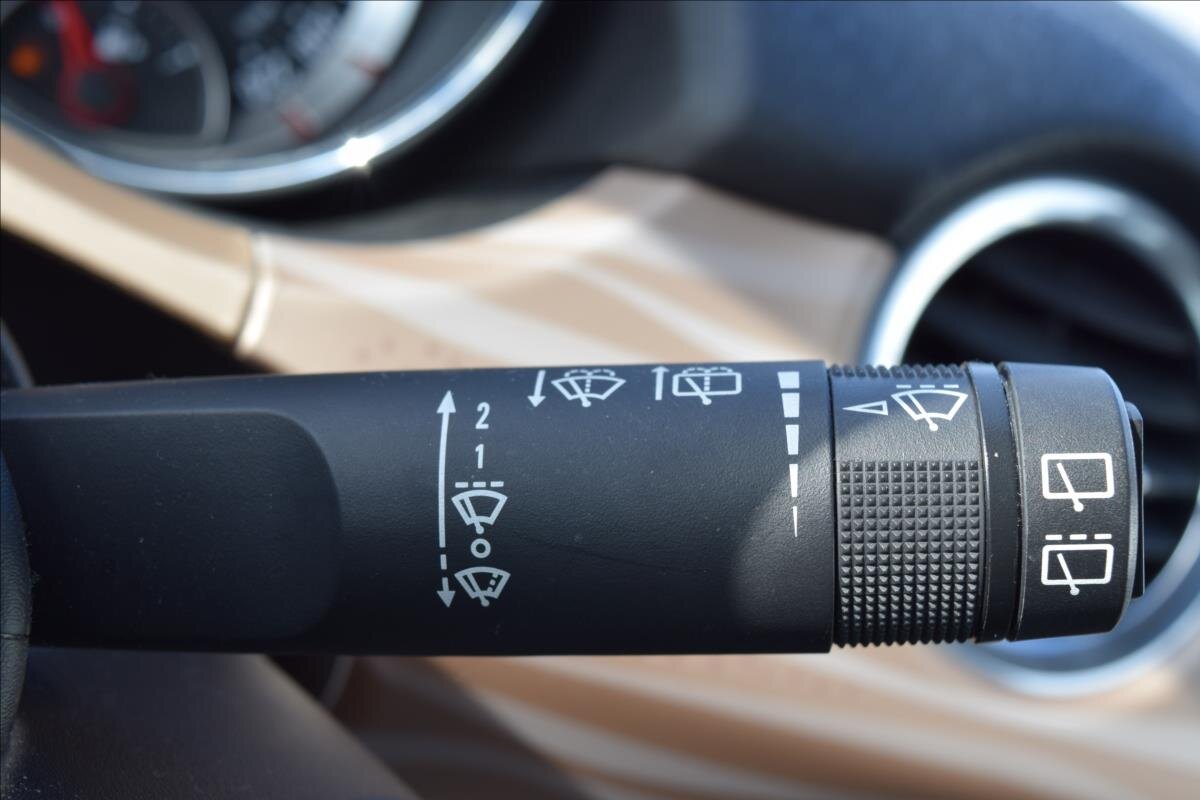 Opel Adam Hatchback 1,2 l 51 kw