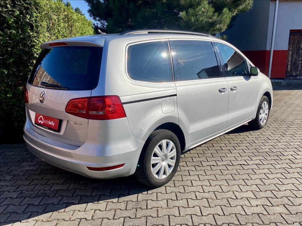 Volkswagen Sharan MPV 2,0 l 103 kw