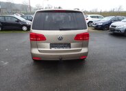 Volkswagen Touran 8