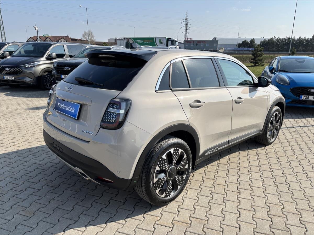 Fiat 600 SUV / Terénní 1,2 l 100 kw