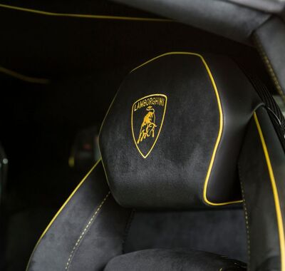 Lamborghini Aventador 9