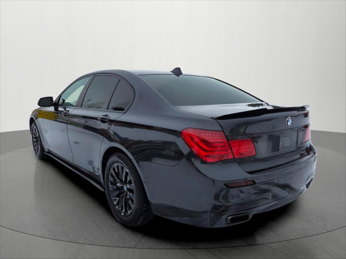 BMW Řada 7 Sedan 4,4 l 300 kw