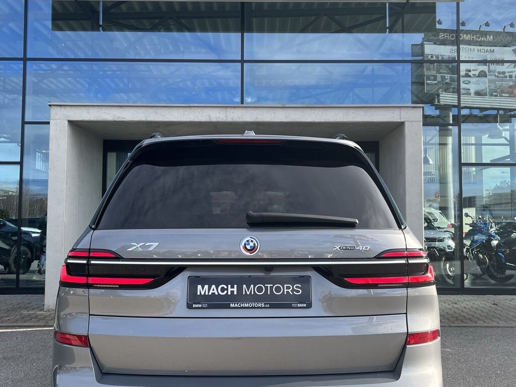 BMW X7 SUV / Terénní 3,0 l 280 kw