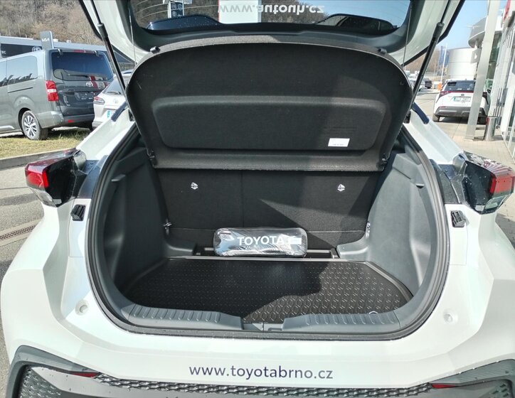 Toyota C-HR CUV / Crossover 0,0 103 kw