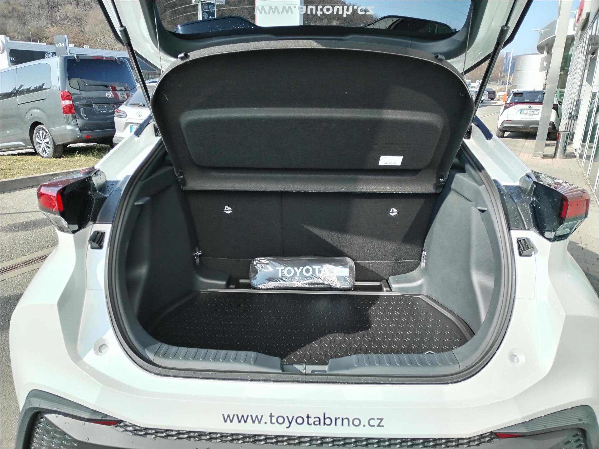 Toyota C-HR CUV / Crossover 0,0 103 kw