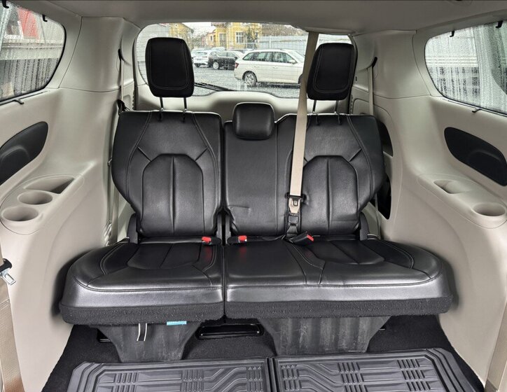 Chrysler Pacifica 20