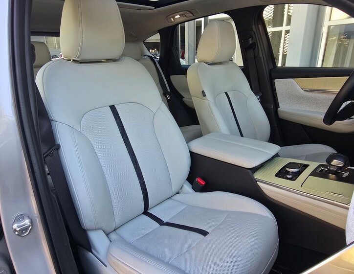 Mazda CX SUV / Terénní 2,5 l 241 kw