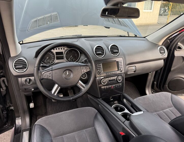 Mercedes-Benz Třídy M 8