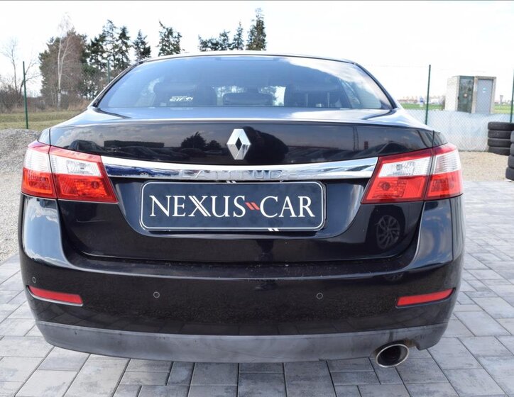 Renault Latitude Sedan / Limuzína 2,0 l 110 kw