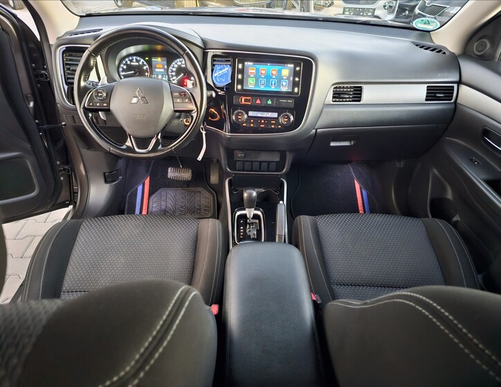 Mitsubishi Outlander 25