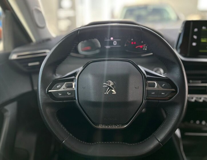 Peugeot 2008 SUV 1,2 l 74 kw