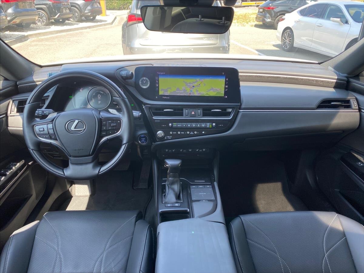 Lexus ES 300h Sedan 2,5 l 160 kw