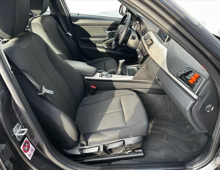 BMW Řada 3 Kombi 2,0 l 120 kw