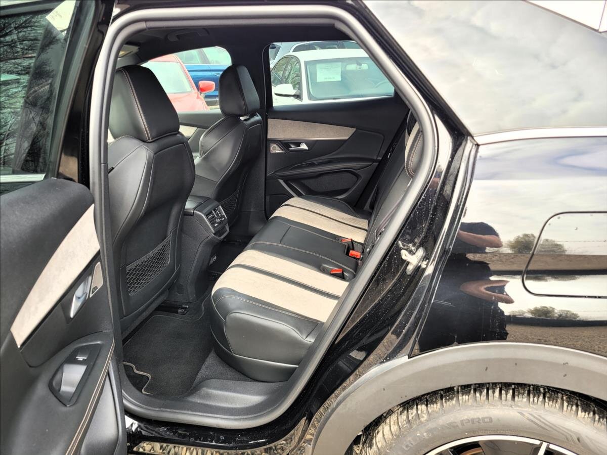 Peugeot 3008 SUV / Terénní 1,6 l 165 kw